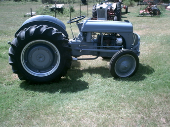 1945 Ford 2N - This one is a '45 with Sherman step down.
