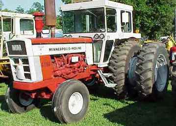 Moline G1350 - dont know if 71 or 72 , painted red for Canada