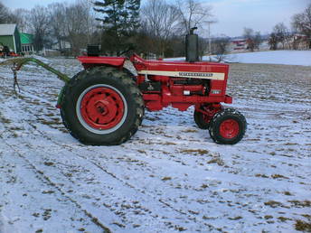 1971 Farmall 756 - i rebuilt the engine october 2013 and repainted it in january 2014