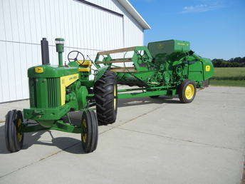 Deere 630 Standard / Model 42 Combine - This was last years project for the show