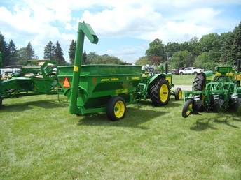 Deere 530 Standard /W 68 Grain Cart - This is the mate to the 630 and 42 combine