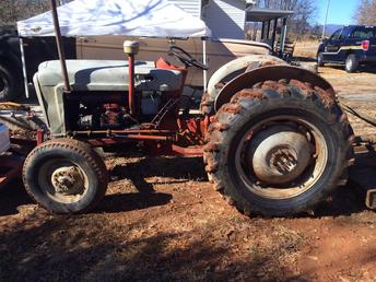 1959 Ford 841-D - I GOT SOME QUESTIONS REGARDING MY TRACTOR. I AM ALSO LOOKING FOR A FEW PARTS FOR IT ALSO. WILL SOMOENE WHO KNOWS ALOT ABOUT THE 841D CONTACT ME, I AM WONDERING ABOUT THE AIR STACK AND THE POWER STEERING