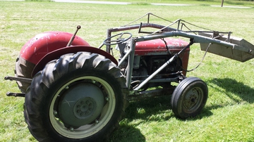 1954 Ferguson TO30 - Does anyone have a clue what loader is  attached to my tractor? Is it a Wagner?  Send reply to marklamborn@gmail.com Thanks in advance for any info!