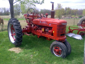 1948 Farmall H - This is what the tractor looked like when I first bought it