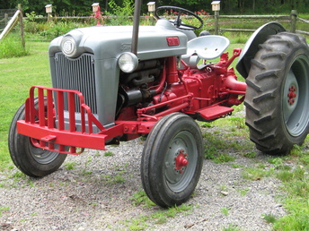 1953 Ford Jubilee - This tractor had very few dents and nicks Very little grease and dirt that had to be  cleaned,Hardly any rust It was always  protected.Run Like new It was a pleasure to redo it