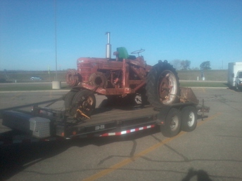 1943 Farmall H Reversed Loader - Just bought this was wondering if anybody had  any information on it or who made it came out  of southern Minnesota so a couple of them on  Craigslist but no info