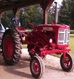 1957 130 Hi-Clear Farmall  - Rare! To the best of my research only 570 made.