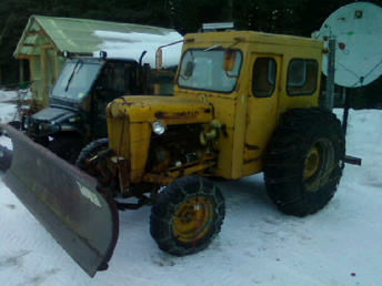 1952 Fordson Jubilee?  - I JUST LOCATED AND BOUGHT ''HENRY'' IN FAIRBANKS,ALASKA. I THINK THE SERIAL # IS LOCATED ON TOP AND LEFT SIDE OF TRANSMISSION BUT HAVEN'T REMOVED THE SHEET METAL. WORK METER SHOWS ONLY 592 HOURS!!
