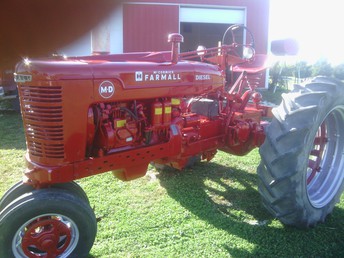 1947 Farmall MD - I repainted my dads tractor that he bought back in the 50'S