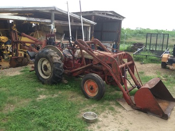 1948-1952 Ford 8N Backhoe With Loader - Recently bought this because i thouhht it was not  common. Replaced wiring, and other electrical  components, and most hydraulic hoses and it  started right up and lifts all cylinders great.  Let me  knowehat you all think.