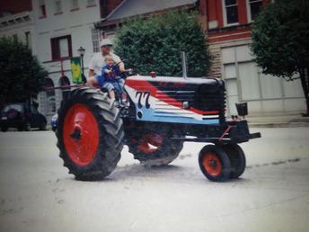 1951 Oliver 77 - tractor show parade vevay indiana dakota driving