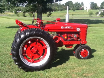 1953 Louisville SM Stage 2 - Resorted in 2005. Got the tractor from original owner, Conner Bacon,  Georgetown, Tn.