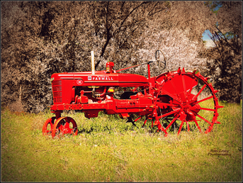Late 30S Early 40S Farmall H On Steel Wheels - This early Farmall H belongs to my brother Randy