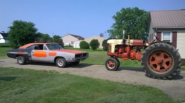 Case 400 - Our Case 400 gas tractor just before I took it to spray corn. Had to stop and get a picture of it with my General Lee project first!