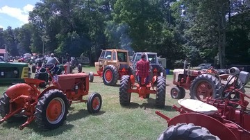 Field Of Cases - Parade line up at the Highland County antique machinery Show. Our Case 400, 1946 Case VAC, 1951 Case VAI, and our friends Spirit of 76, and Case 1175