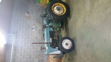1962 Oliver 550 Diesel For Sale - I've got a *RARE* black oval 1962 Oliver  550 diesel forsale 1 of 1300 diesels built  that year I'm the second owner the tractor  has factory remote valve under seat and  wheel weights don't know what's wrong with  it don't run 3000 obo call or text  8657057203