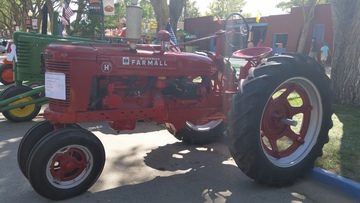 1949 Farmall  H  - 1st place 2015 new Mexico state fair  people's choice  award