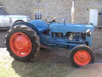 1958 Fordson Dexta - Pictures before stripping down for complete  restoration.