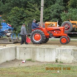 1954 Allis Chalmers WD45  - Last pull of the season and first pull for this tractor.