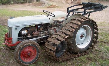 1952 8N - 52 8N with Arps half-tracks and a rear loader.