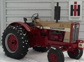 1970 IH 826 Gold Demo Wheatland - Huber bros tractor of wisconson