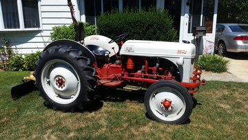 1951 Ford  Model 8N Tractor  - STARTED AND RUN VERY WELL, TOOK 8N FOR A  GOOD RIDE AROUND THE NEIGHBORHOOD. MILAN