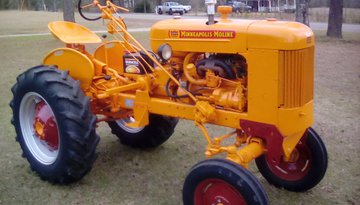 1953 Minneapolis Molibr BG - Nice little tractor all works great PTO  and Lift.
