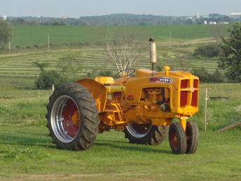 1959 5 Star Minneapolis-Moline - Restored tractor in 2010 with help of Greg Becker,  son in high school then (now a CAT Mechanic) Owned  tractor from 1979 to 2015. Also have several youtube  videos of fixing and 1st start of tractor after  restoring.