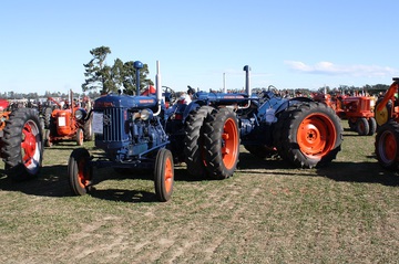 Twin Fordson E27N - another Southland Special 15-04-2010 World Ploughing Championships Methven New-Zealand