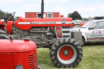 Massey-Ferguson 1100 - 15-01-2016 a recently completed restoration project on display at the 101st Winton A