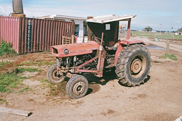 Massey-Ferguson 188 - 2009 Ngarua Waikato New-Zealand formally fitted with a hedge cutter in spite of appearances it was still runner at the time