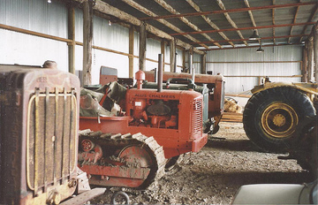 Allis-Chalmers HD-5 - 04 October 1991 Pakurau Southland New-Zealand this HD5 spent its working life on a farm at Forest-Hill in Central-Southland