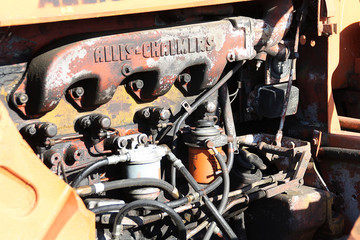 Allis-Chalmers HD-6 - 24-07-2015 Te-Anau Northern-Southland New-Zealand engine s/n HD-79729 do Allis-Chalmers crawlers use the same chassis number as the engine ?