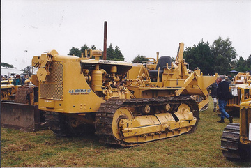 Caterpillar D8-8R/2U - 26-01-2000 Edendale Crank-Up Day Southland New-Zealand Caterpillar D8-8R-2205 / 2U-12834 this tractor in still in service as cable / water line layer