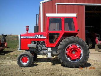 Massey Ferguson 1085 - Painted this tractor a few years back as well. Was used on many tractor rides. Gotta love the looks of those old Massey's!