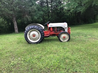 1950 - Good running tractor  12 volt  new battery