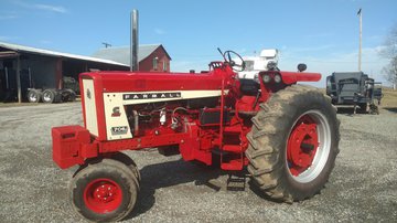 International Harvester Farmall 706 Diesel Row Crop - Saw this on a forum I belong to and this fellow has restored and put in a 5.9L Cummins turbocharged diesel engine and what a restoration he did to this tractor