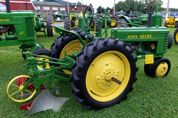 1941 John Deere H - This is my father's 1941 John Deere H with  H3 plows at the Eastern National Expo X in  Wooster 2018.