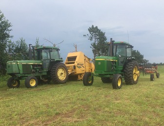 John Deere 4440 - Our neighbor's haying rigs, he rents property from us.