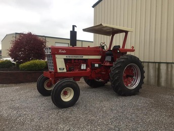 1974 International 1466 - love this tractor what a work horse