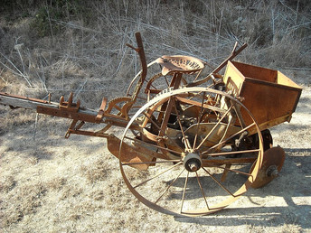 Unknown Potato Planter Model - Still works.  Want to re-paint but make/model unknown.  All parts start with 'EU' - made me think Eureka.  Would love to restore to original paint codes.