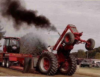 International Pulling Tractor - needs more weight on the front, this is very dangerous