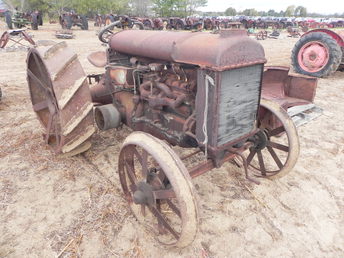Early Fordson At Auction - needs work! ( Square tailed fenders included...)