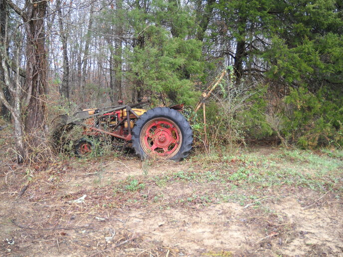 1941 Farmall H   Long Forgotten - S/N 61655 Manifold broke and motor stuck. Was under  roof most of its life until evicted from the shed 10- 15 years ago (I assume to make room).  Loader and 3- Point both had pressure up and down.