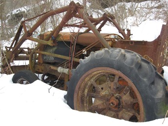 1937 Allis Chalmers WF With One Cool Loader Setup - This ol' girl has been sitting around for years, a guy borrowed it to move snow and left it running with the clutch in while he went for coffee and killed the throwout bearing.  It has a Dearborne loader and hydrolic steering like a bulldozer with a lever instead of a wheel, and the seat off an Allis M crawler.