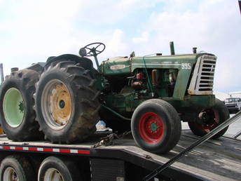 Oliver 995 - Oliver 995 waiting for the next Tractor Pull at Williams Grove Park, Photo taken Sept. 08'. This ole 995 of Harry Barret's could sure use a make over. Site of he upcoming HPOCA Show Sep. 09. Feature tractor will be Super 99-990.