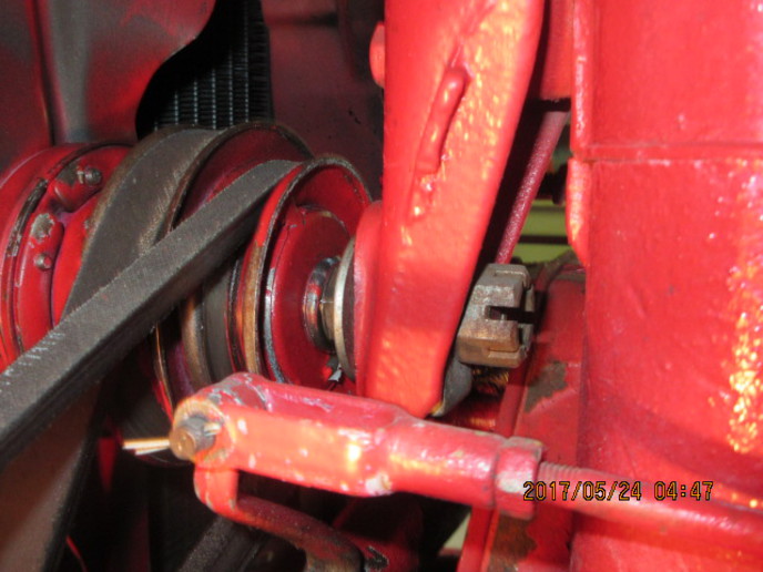 Farmall C: How to change fan belt? - Yesterday's Tractors