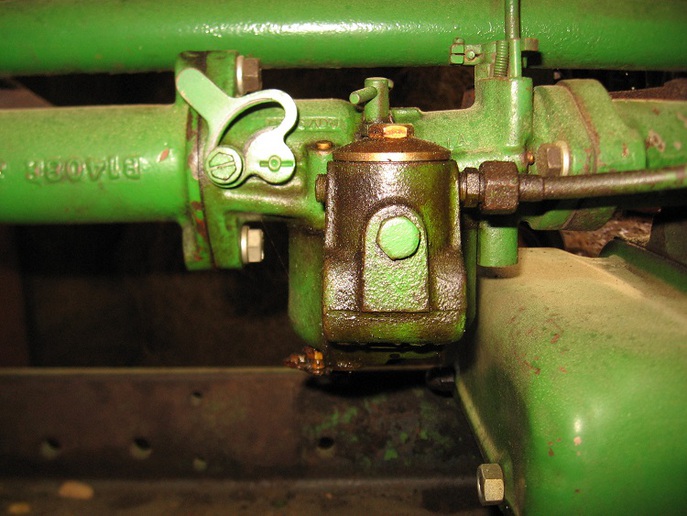 B John Deere Carburetor