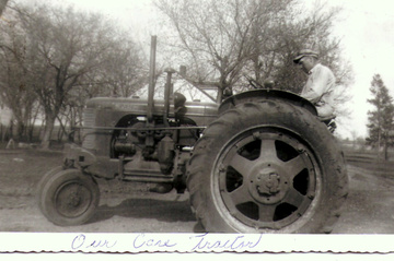 Case Model? - My grandpas first tractor.  Not sure of the year or model.  Any ideas?