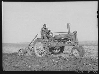 John Deere Unstyled B - I found this photo on the Library of Congress website.
